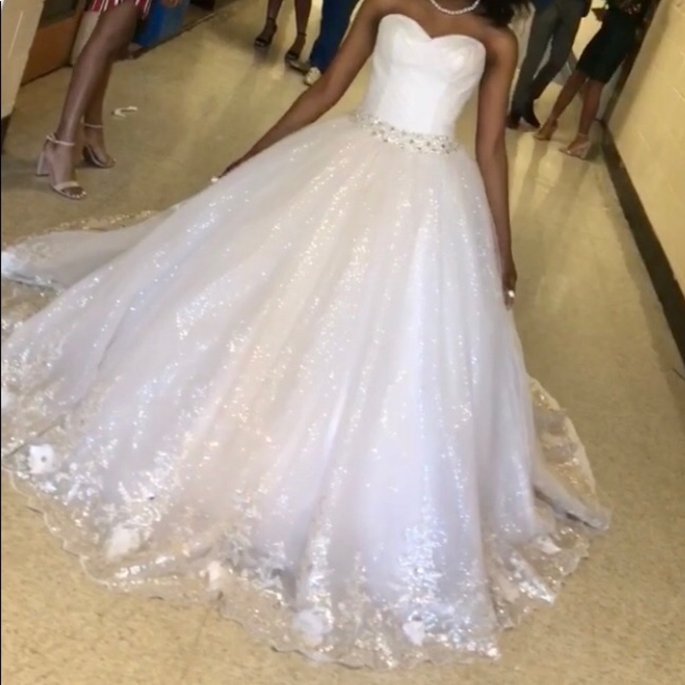 Sparkling Wedding Dress With Train